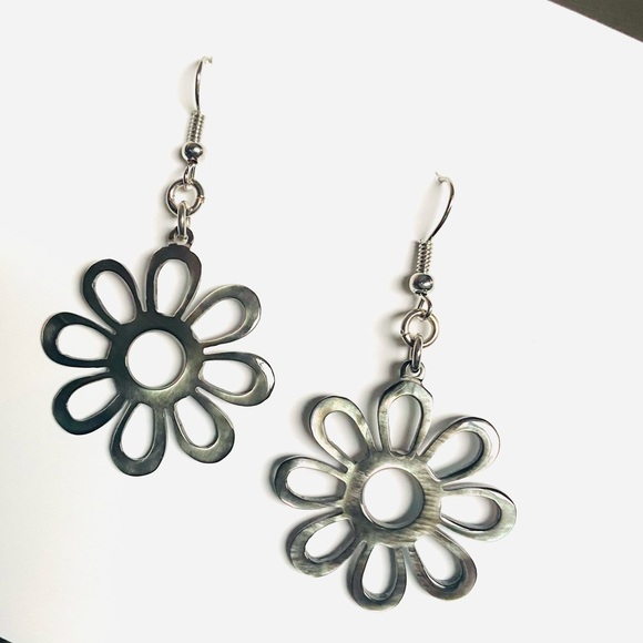 Hand crafted Sunflower Shell Earrings - Picture 5 of 6